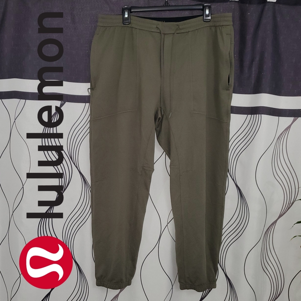 Lululemon Relaxed-Fit Training Jogger